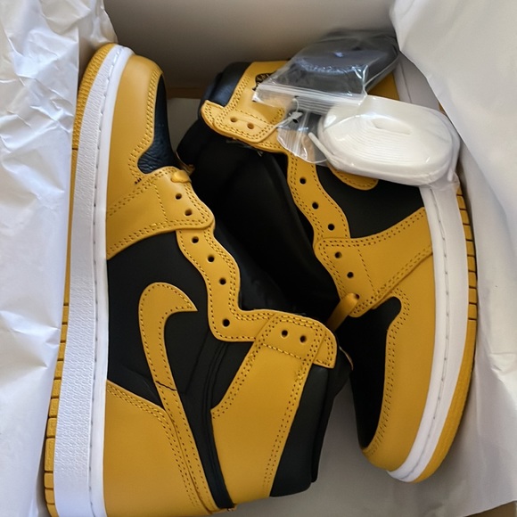 NWB Nike Air Jordan 1 Retro High OG - Pollens - Picture 8 of 8